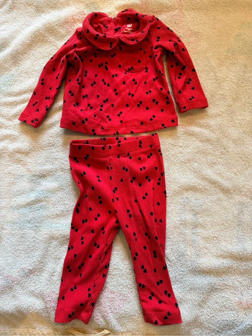 GAP Red Ribbed Heart-Print matching Set